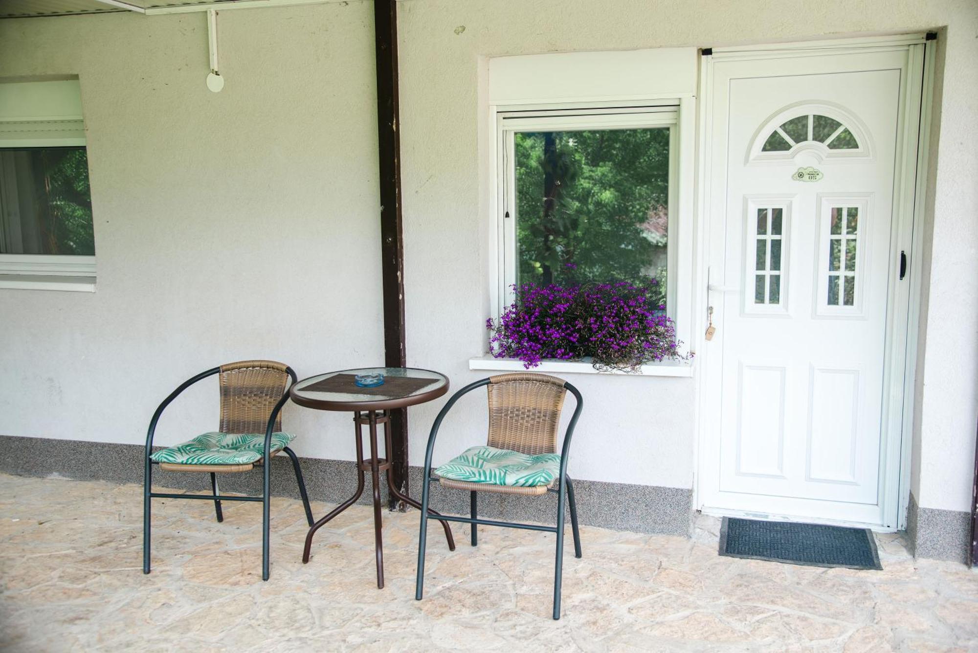 Apartmani Maslacak Vrdnik Zewnętrze zdjęcie