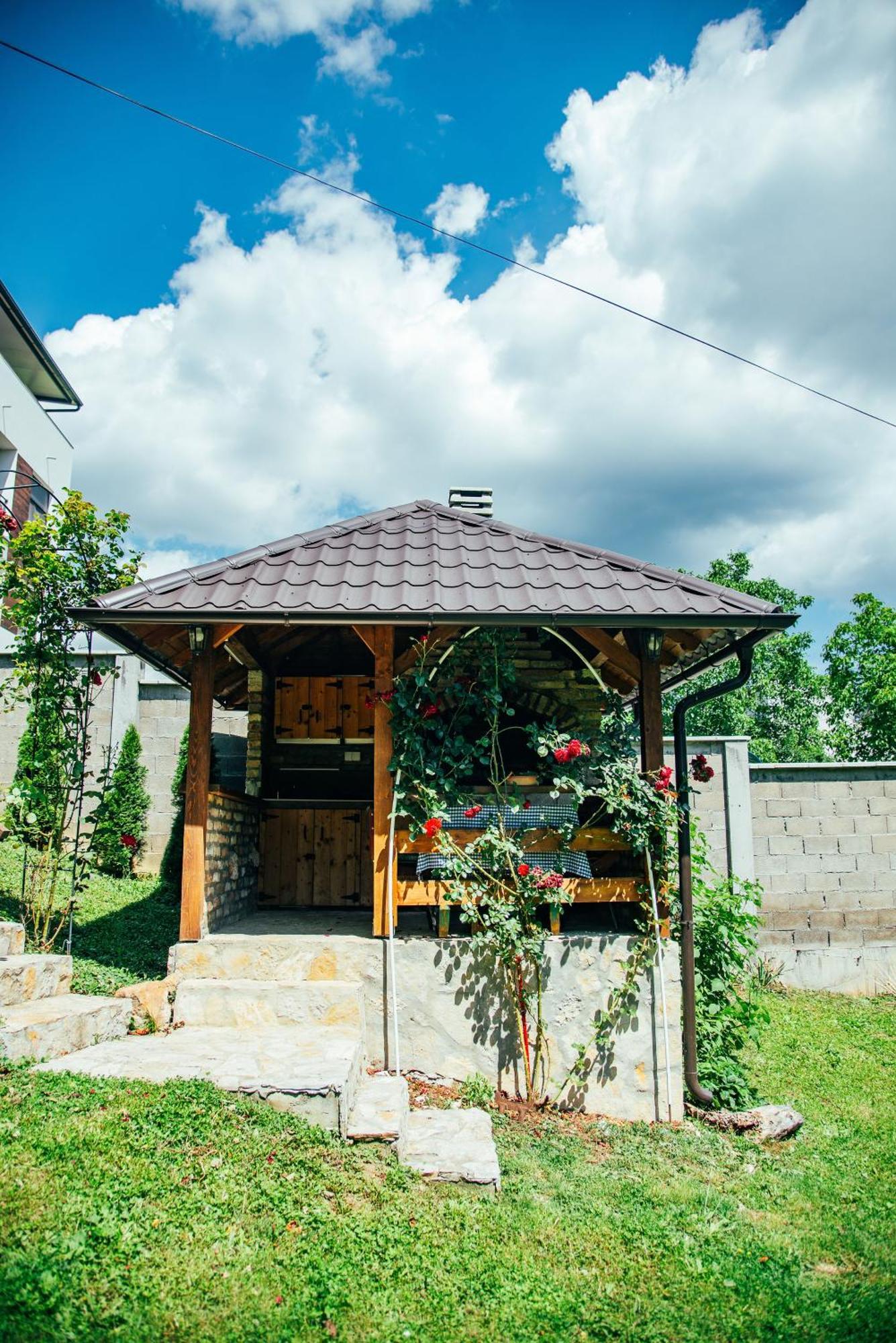 Apartmani Maslacak Vrdnik Zewnętrze zdjęcie